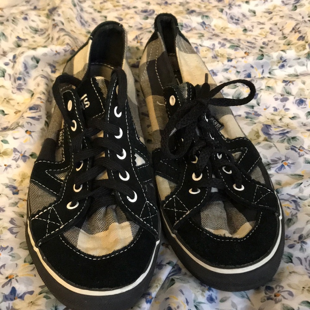 Size 7 vans sneakers